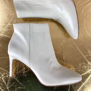 * 1 DAY-SALE * BANANA REPUBLIC Skinny-Heel Bootie